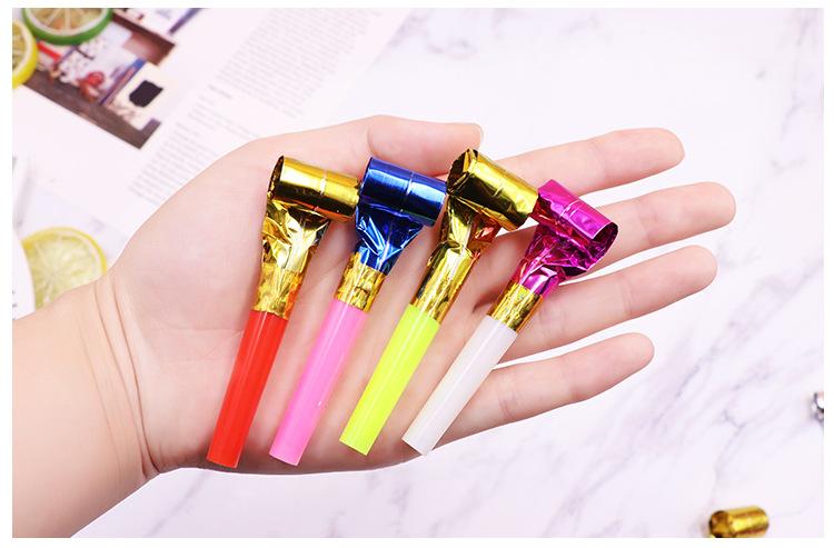 Kèn thổi mừng sinh nhật