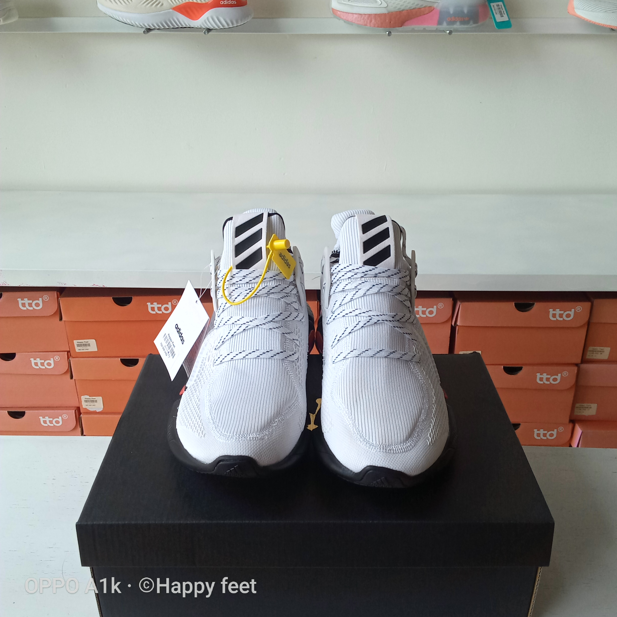Giày Adidas Alphabounce trắng kem