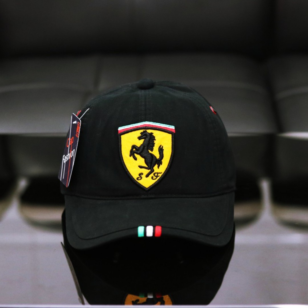 Mũ Lưỡi Trai Tem Xe FERRARI  Cao Cấp .