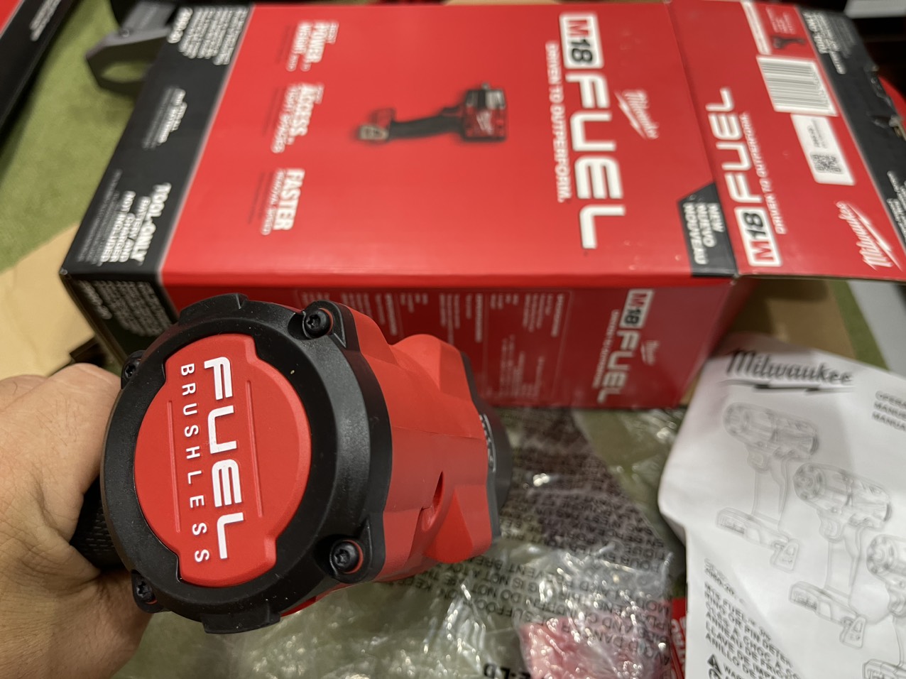 MÁY BÙ LÔNG MILWAUKEE 2960