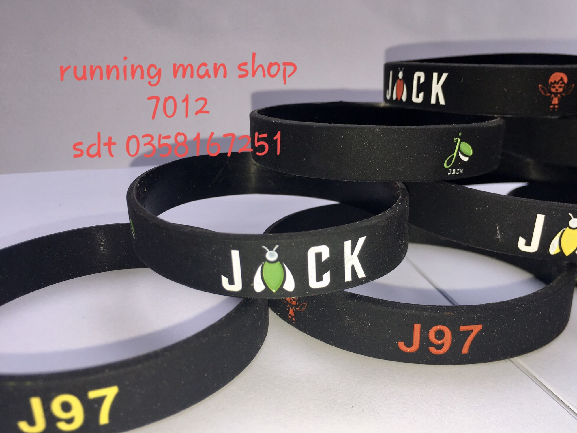 vòng tay ca sĩ jack