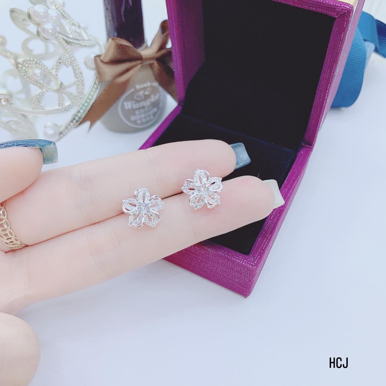 Bông tai nữ mặt hoa 5 cánh đính đá nhỏ xinh xắn - TRANG SỨC BẠC TNJ CAM KẾT HÀNG CHUẨN ẢNH CHẤT LƯỢNG TỐT PHỤC VỤ TẬN TÌNH CHU ĐÁO