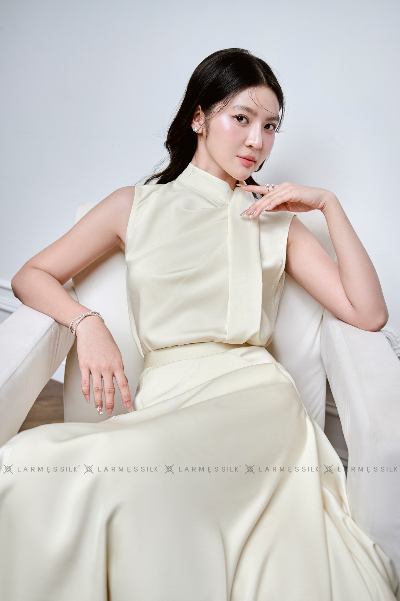 Larmes - Áo lụa Tanisha và chân váy lụa Tanisha