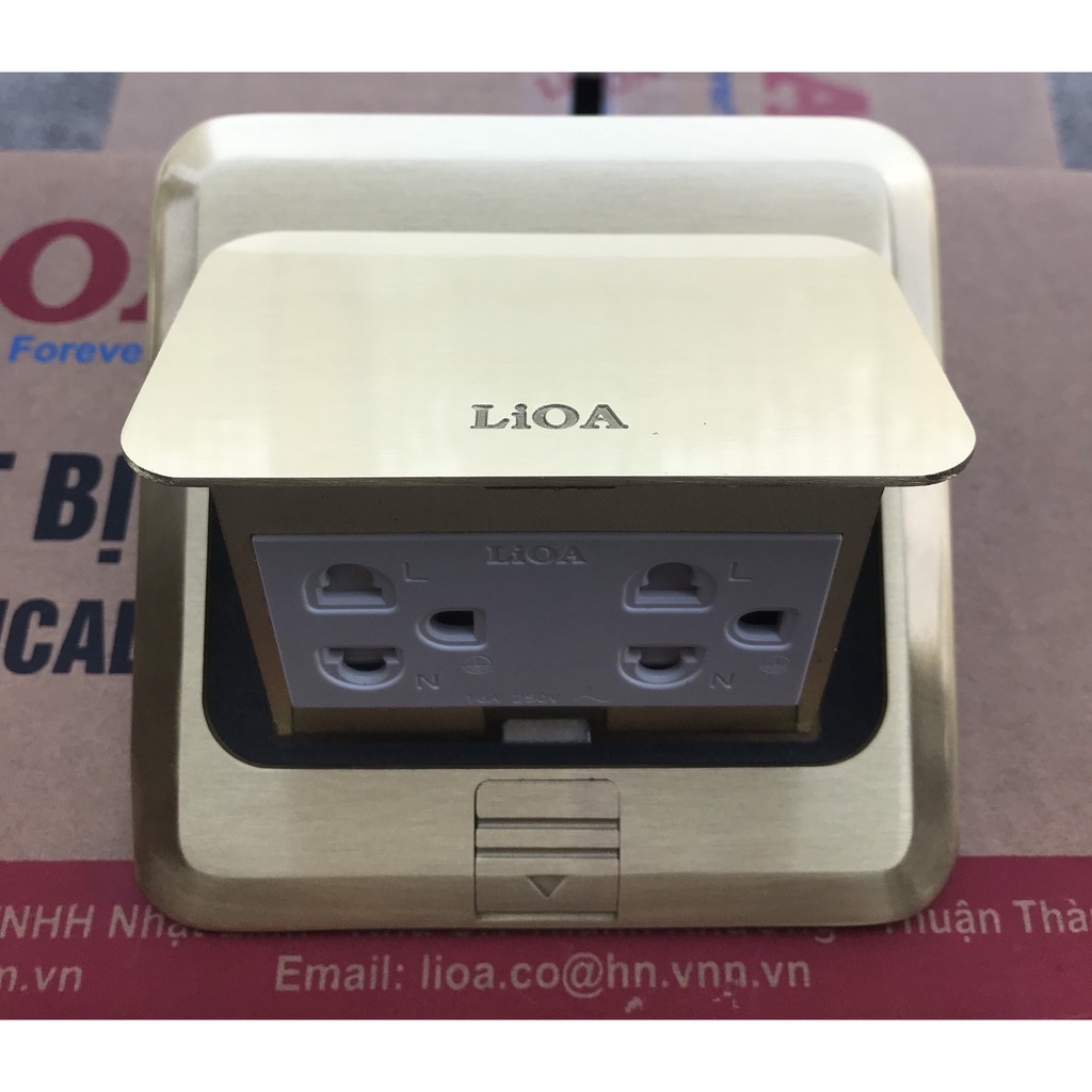 Ổ cắm âm sàn LiOA Loại vuông