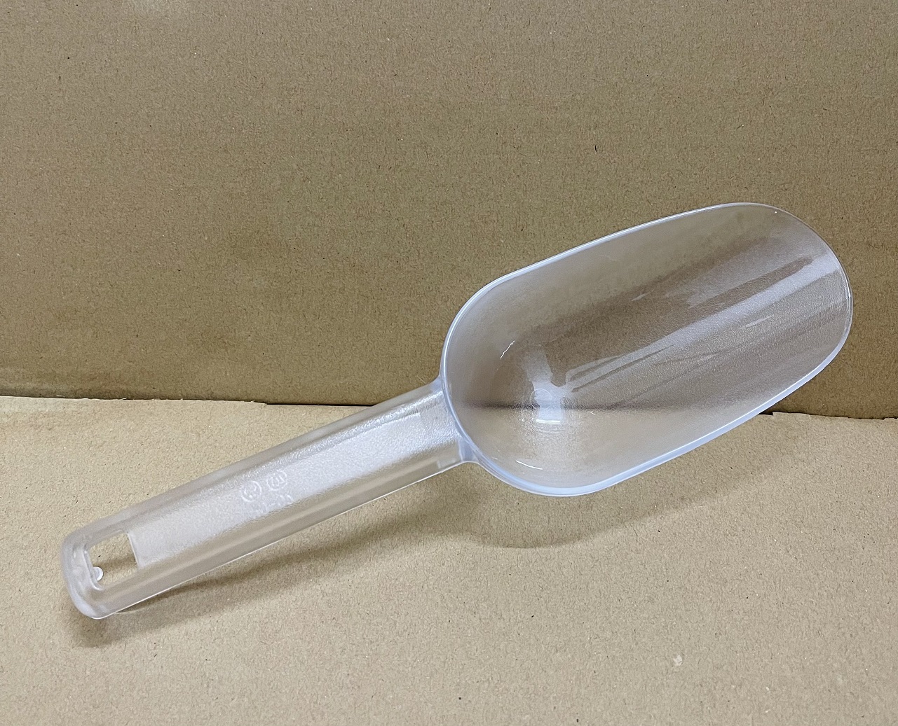 Xúc Đá Nhựa Cao Cấp [ Miệng Tròn ]