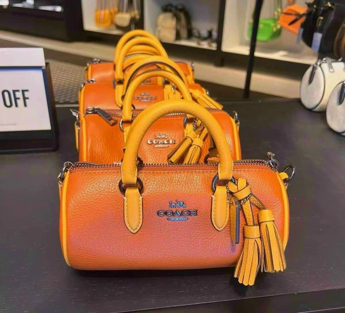 Túi đeo chéo nữ C O A C H fullbox size 18*14*8 cm