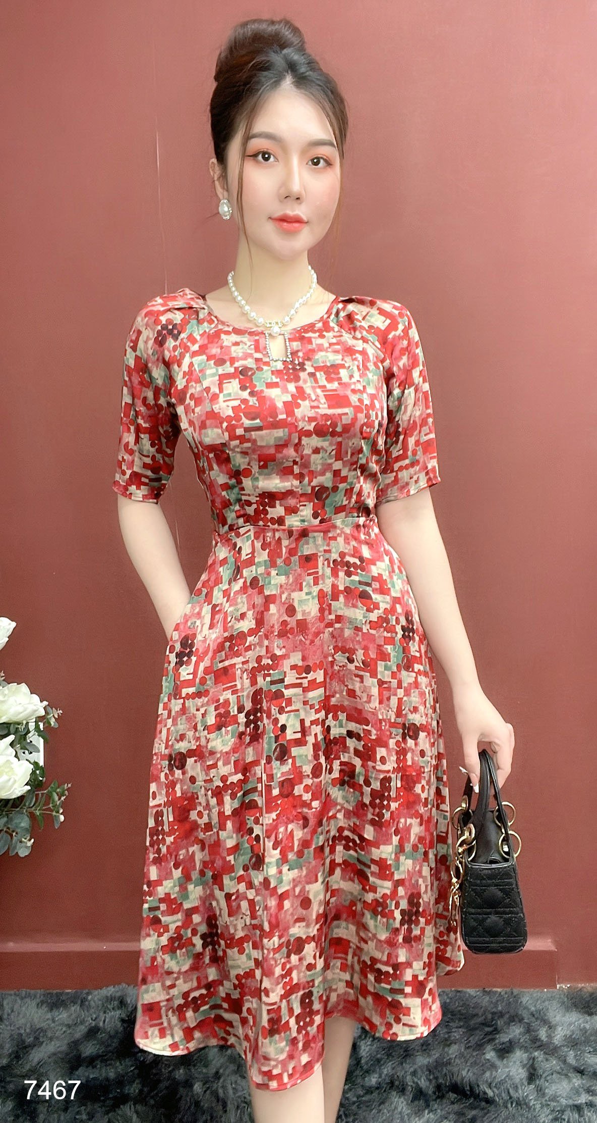 Đầm EMY EM7467 Xoè Hoa Đỏ