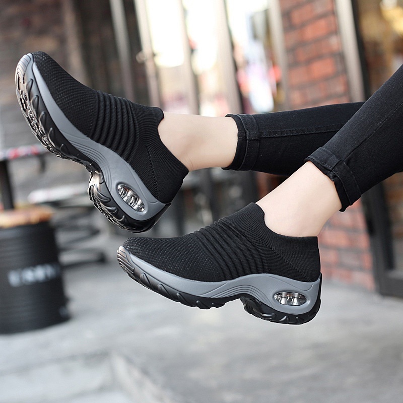 Giày vải Bắc Kinh cũ mới bao phủ chân cỡ lớn giày vải đế thấp giày trượt