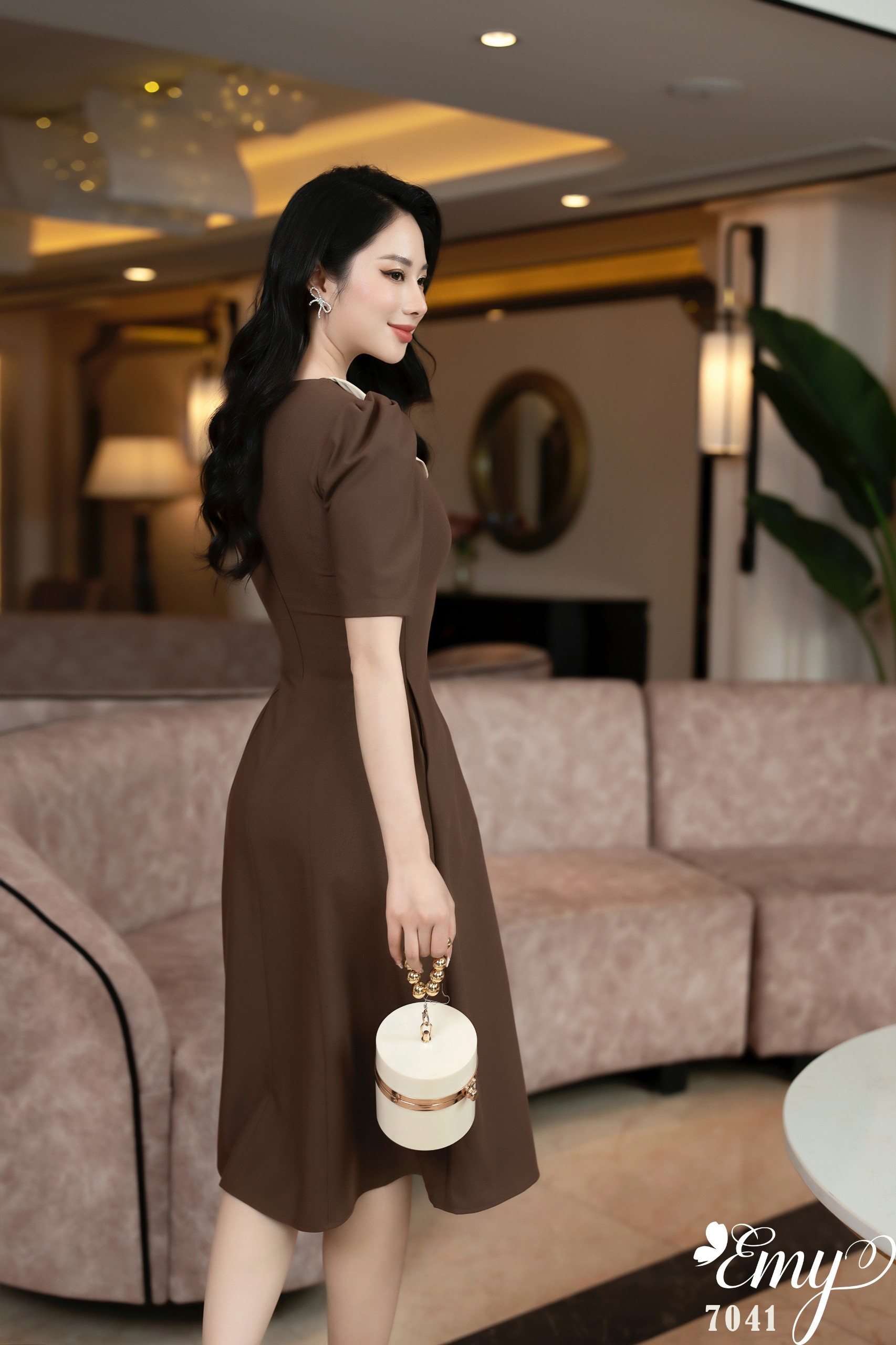 Đầm EMY EM7041 Xoè Nâu Phối Lá Cổ