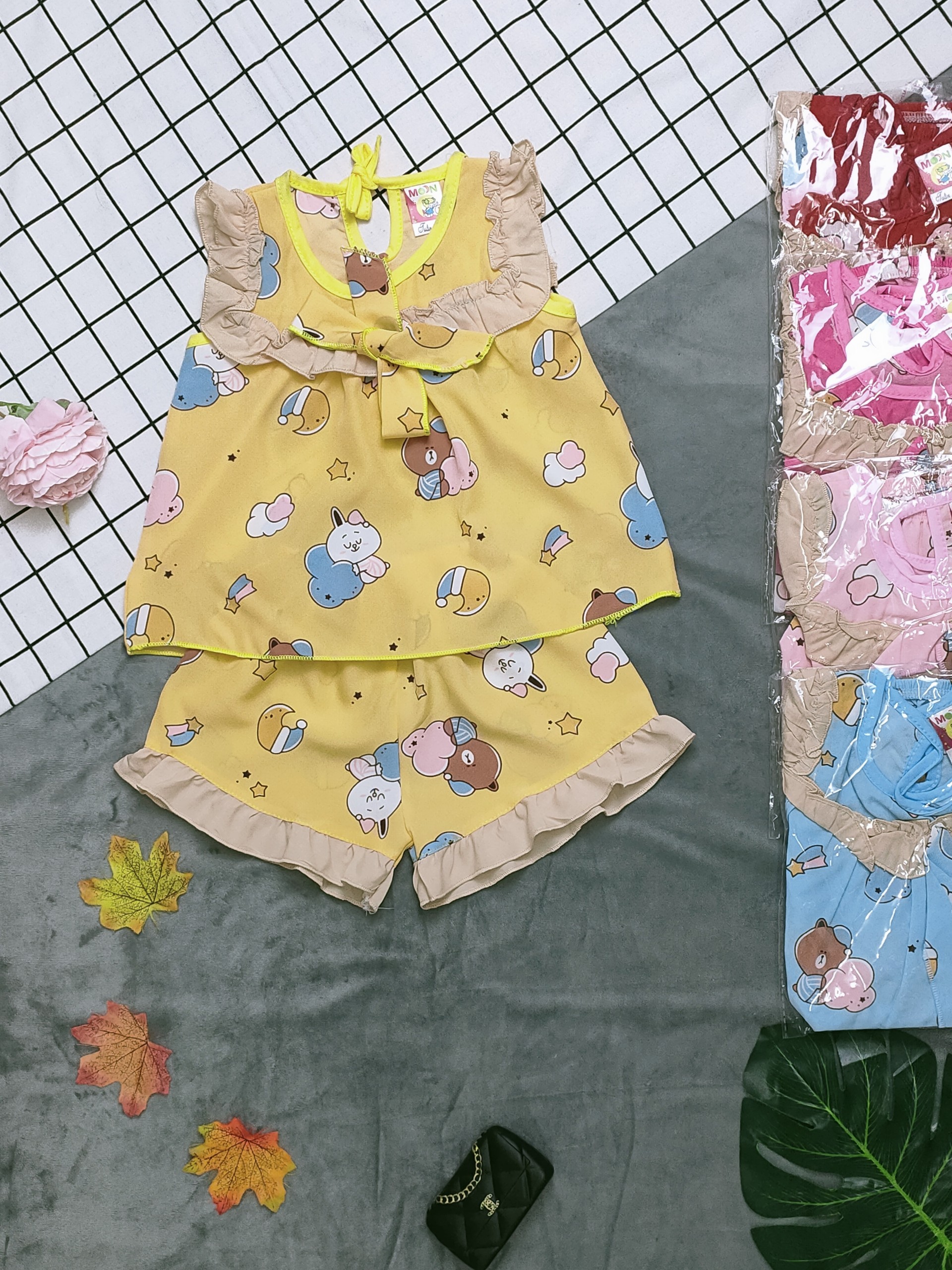 Bộ Lụa Sát Nách Phối Viền Bé (6-18kg) (giao màu ngẫu nhiên)