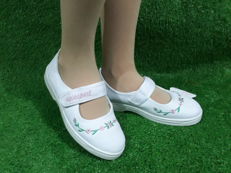 Girls' Shoes for School and Play with Embroidered Straps in Pu Leather