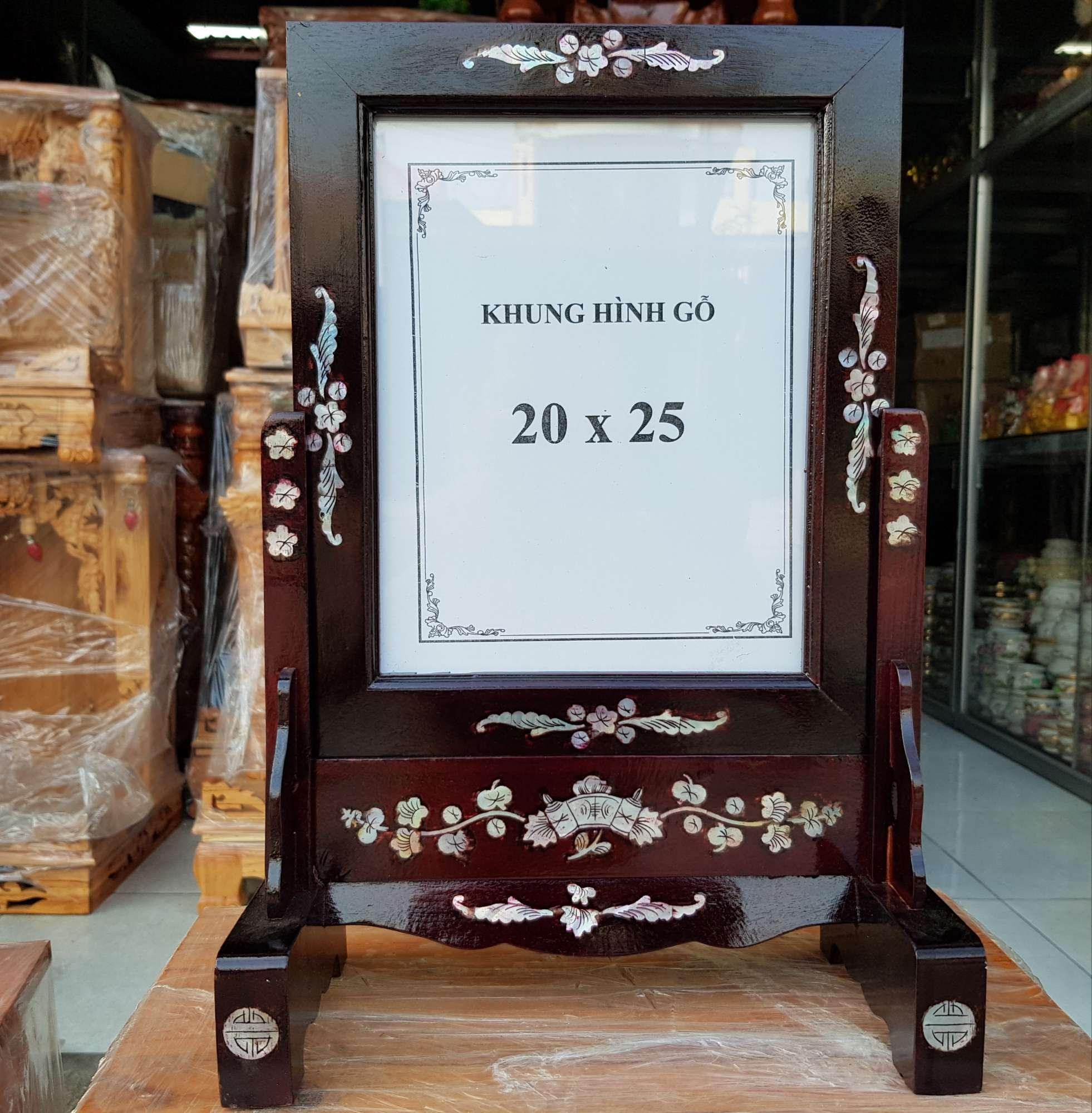 Khung hình thờ gỗ tràm bông vàng cẩn 20×25