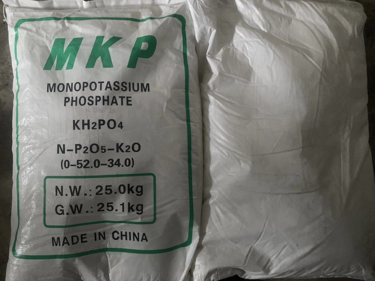 1 kg phân mkp 0-52-34, cung cấp lân và kali