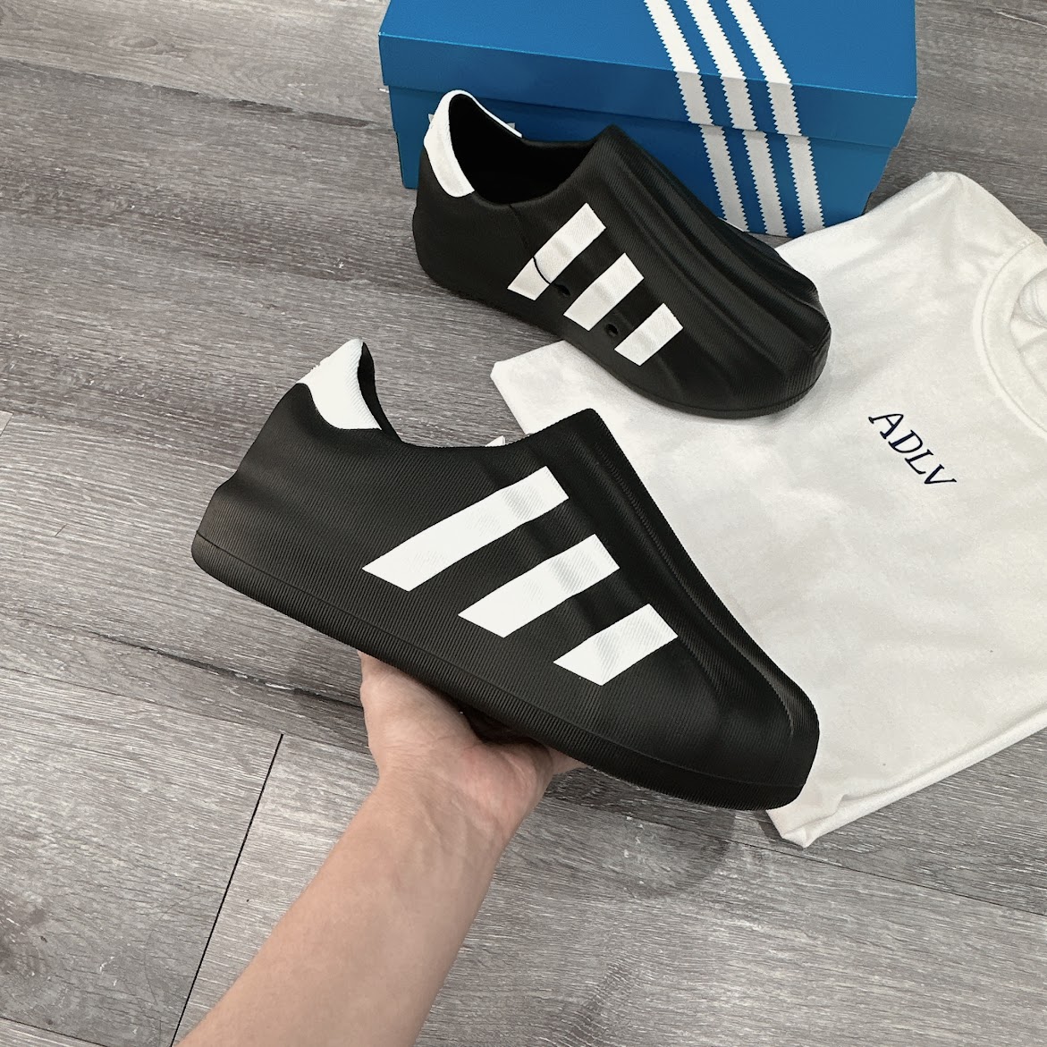 Giày Adifom đen trắng_Giày sneaker Adidas superstar white black cao su đúc  hot trend 2023