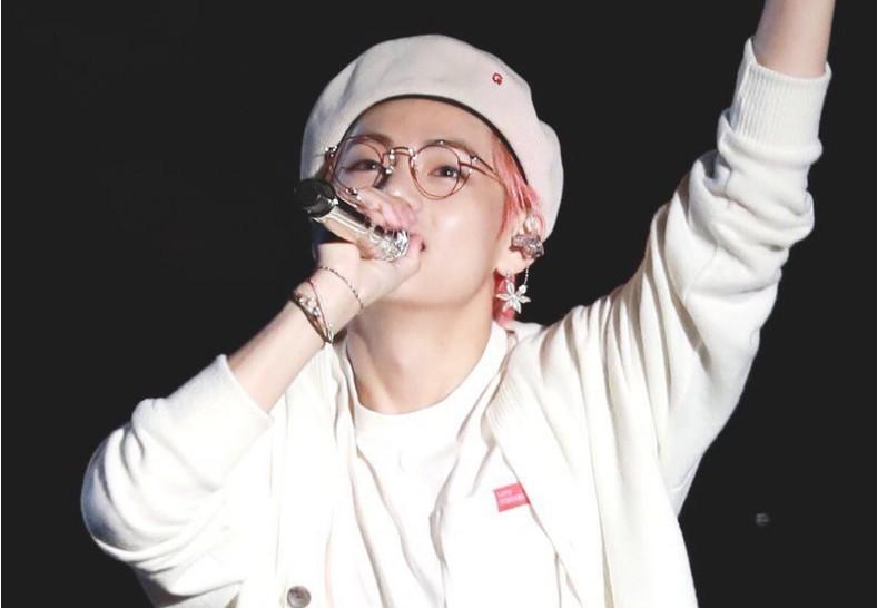 Bông tai idol hình hoa sáu cánh V BTS