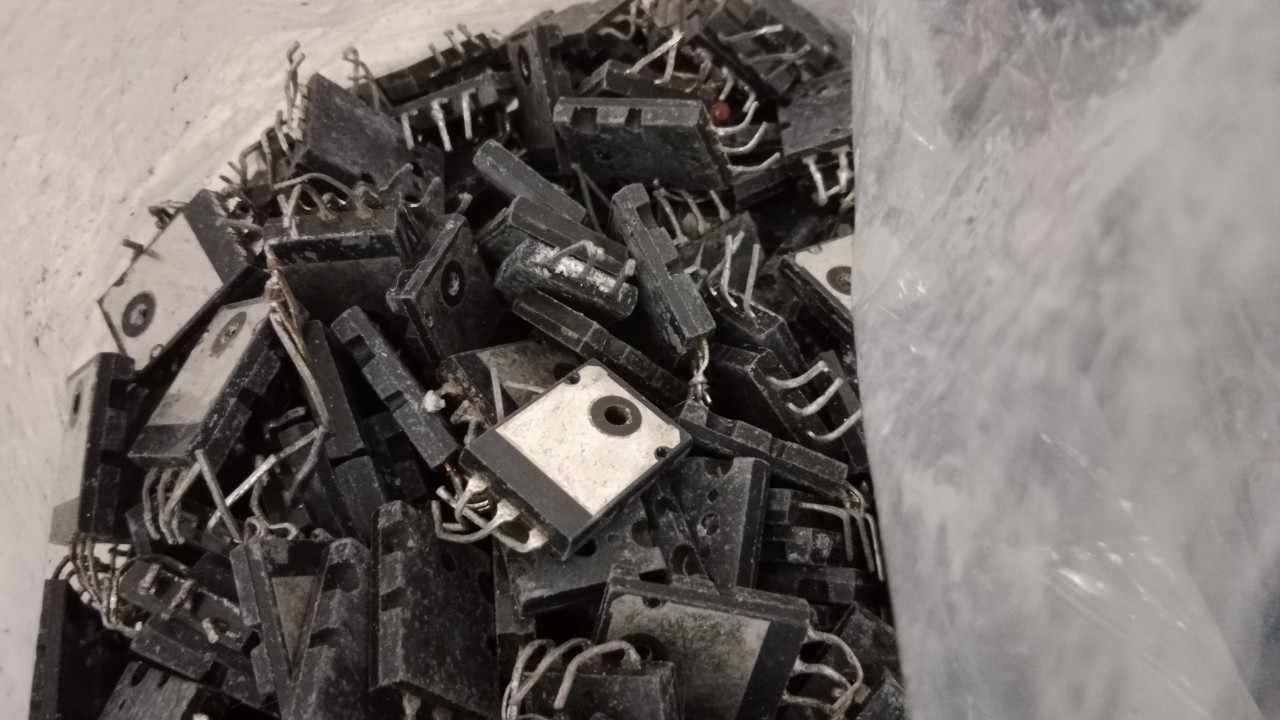 4 Cặp Sò amply A1943 C5200 Tháo Máy