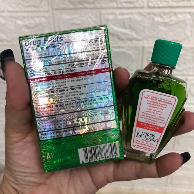Dầu Gió Xanh Con Ó Eagle 2 Nắp Singapore (24ml)