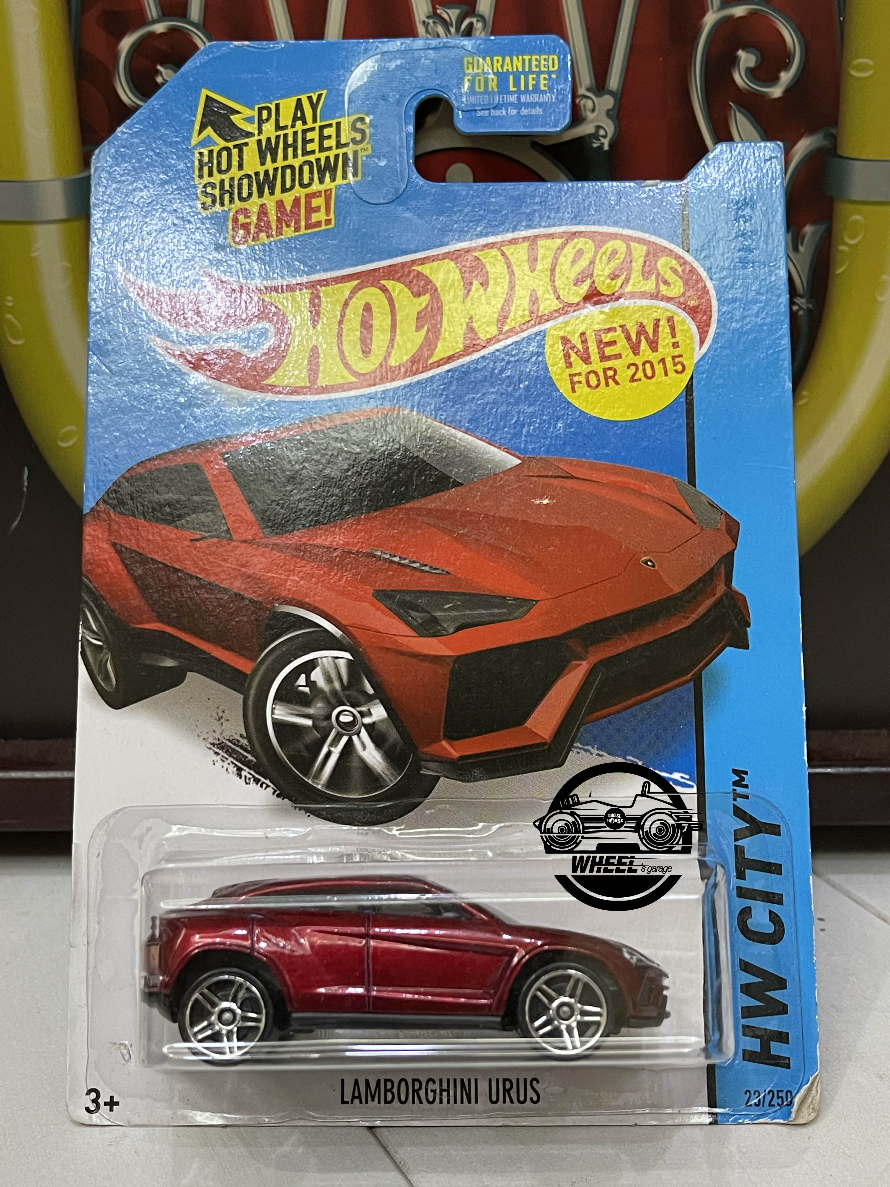 Xe mô hình đồ chơi Hotwheels cơ bản 1:64 - Lamborghini Urus (đỏ)