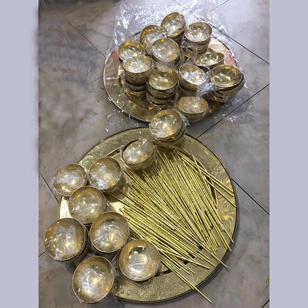 đôi bát đũa chất liệu đồng trong phong thủy thờ cúng