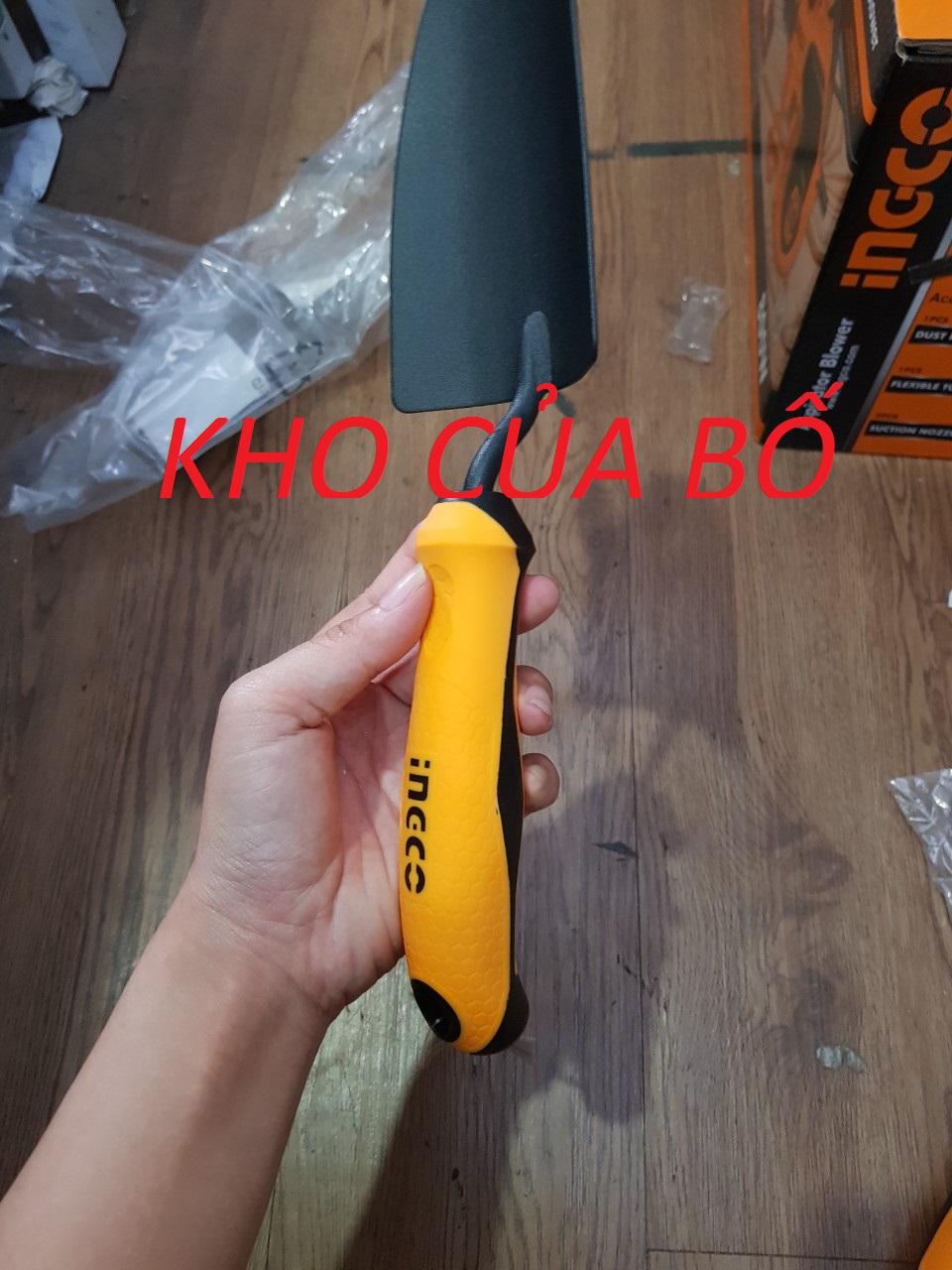 Cây xẻng xúc đất làm vườn Ingco HFTT858(Yellow)