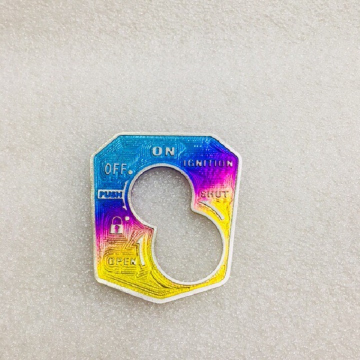 Miếng Dán Ổ Khoá Titan Cho Sonic