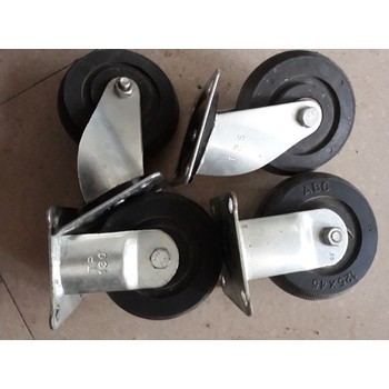 Bộ 4 bánh xe cao su 130 (2 bánh quay và 2 bánh cố định)
