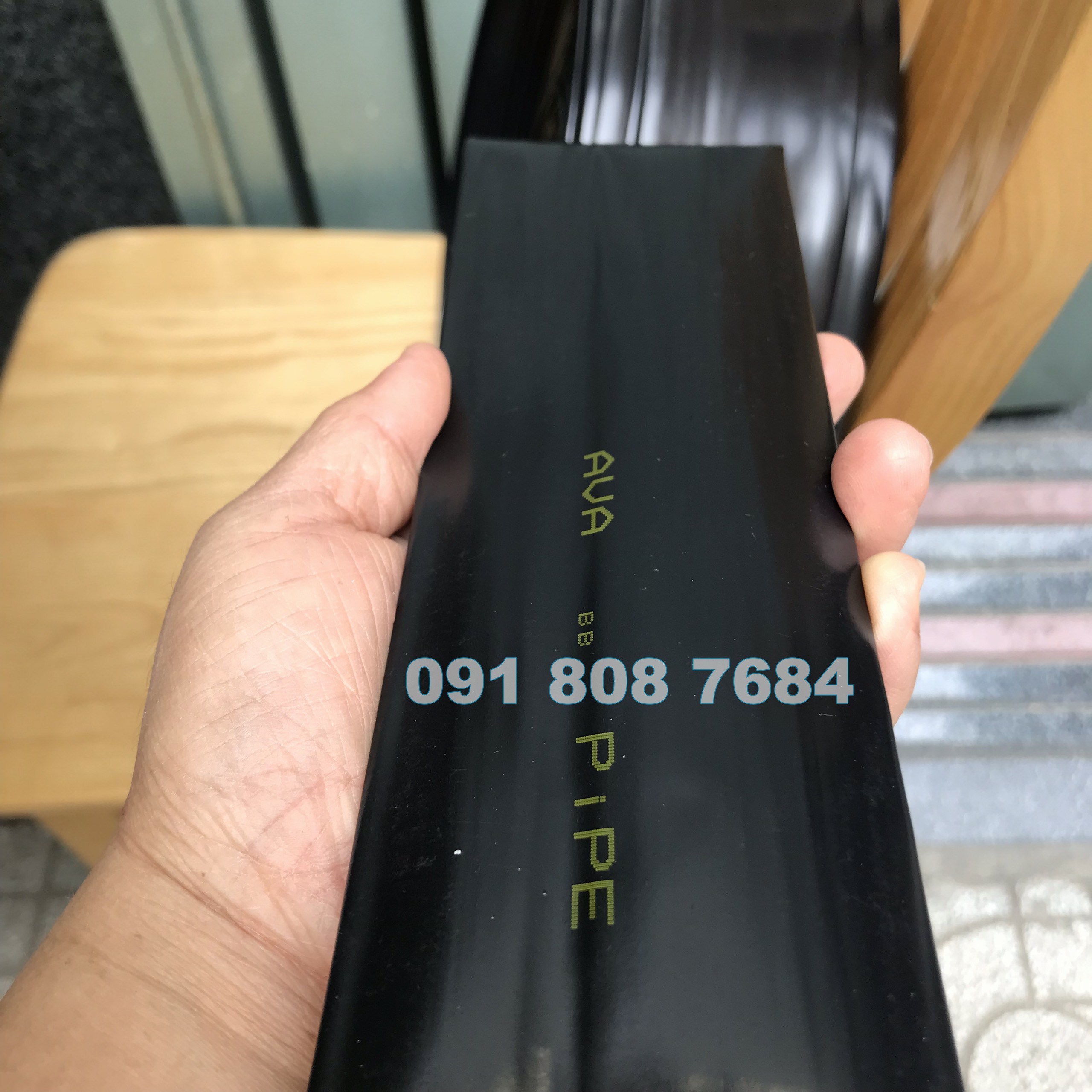 ỐNG TƯỚI DẸP PHUN MƯA PHI 42MM, CHIỀU DÀI 100M (ỐNG AVA ĐỤC 3 LỖ)