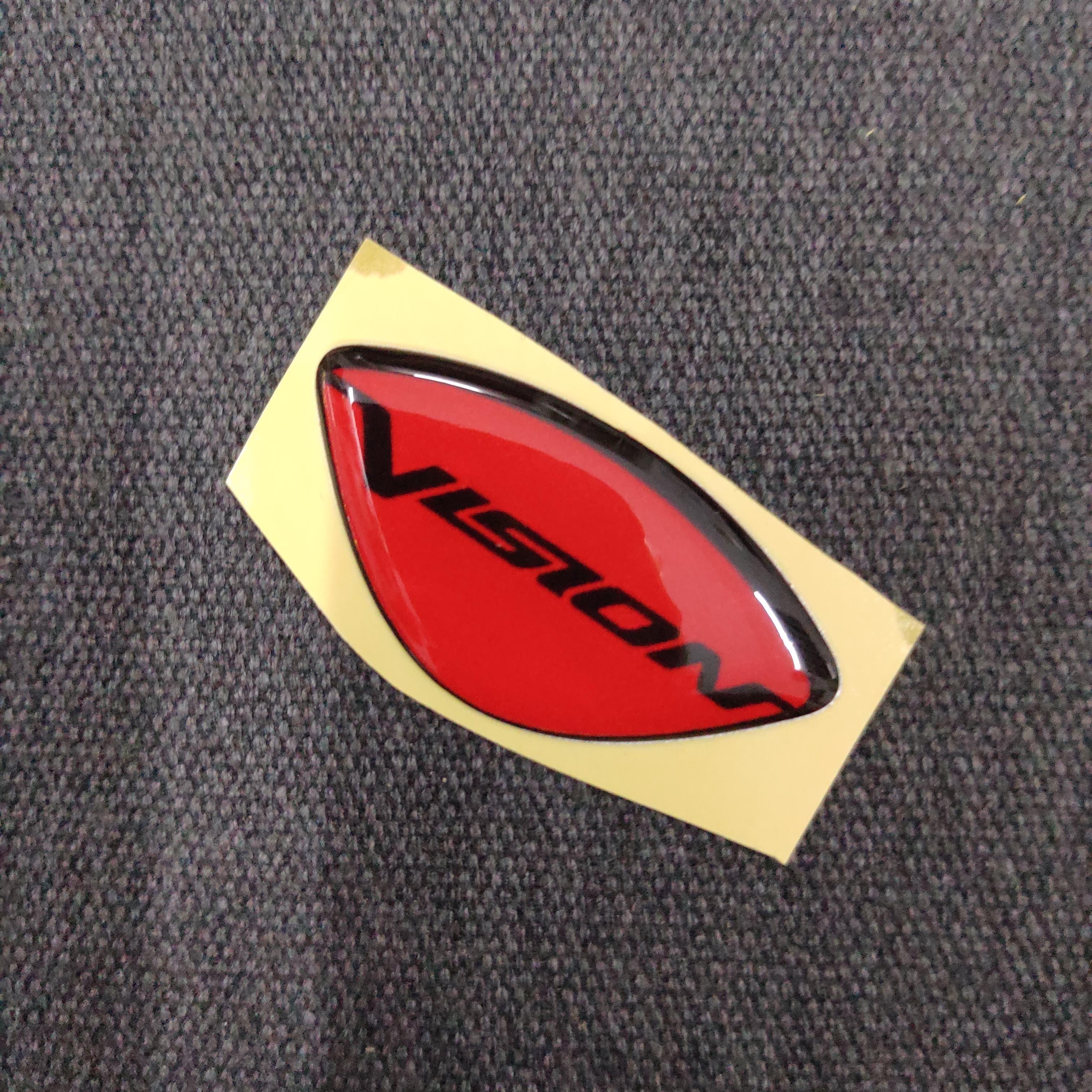 [HCM][NEW] TEM CHỮ NỔI VISION TRANG TRÍ XE THỂ HIỆN ĐẲNG CẤP (MÀU ĐỎ ĐEN)