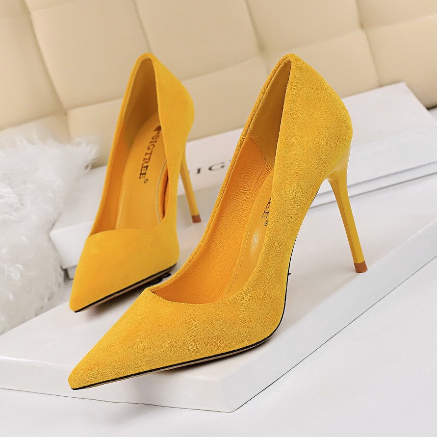 822-2 HIGH HEELS BIG TREE