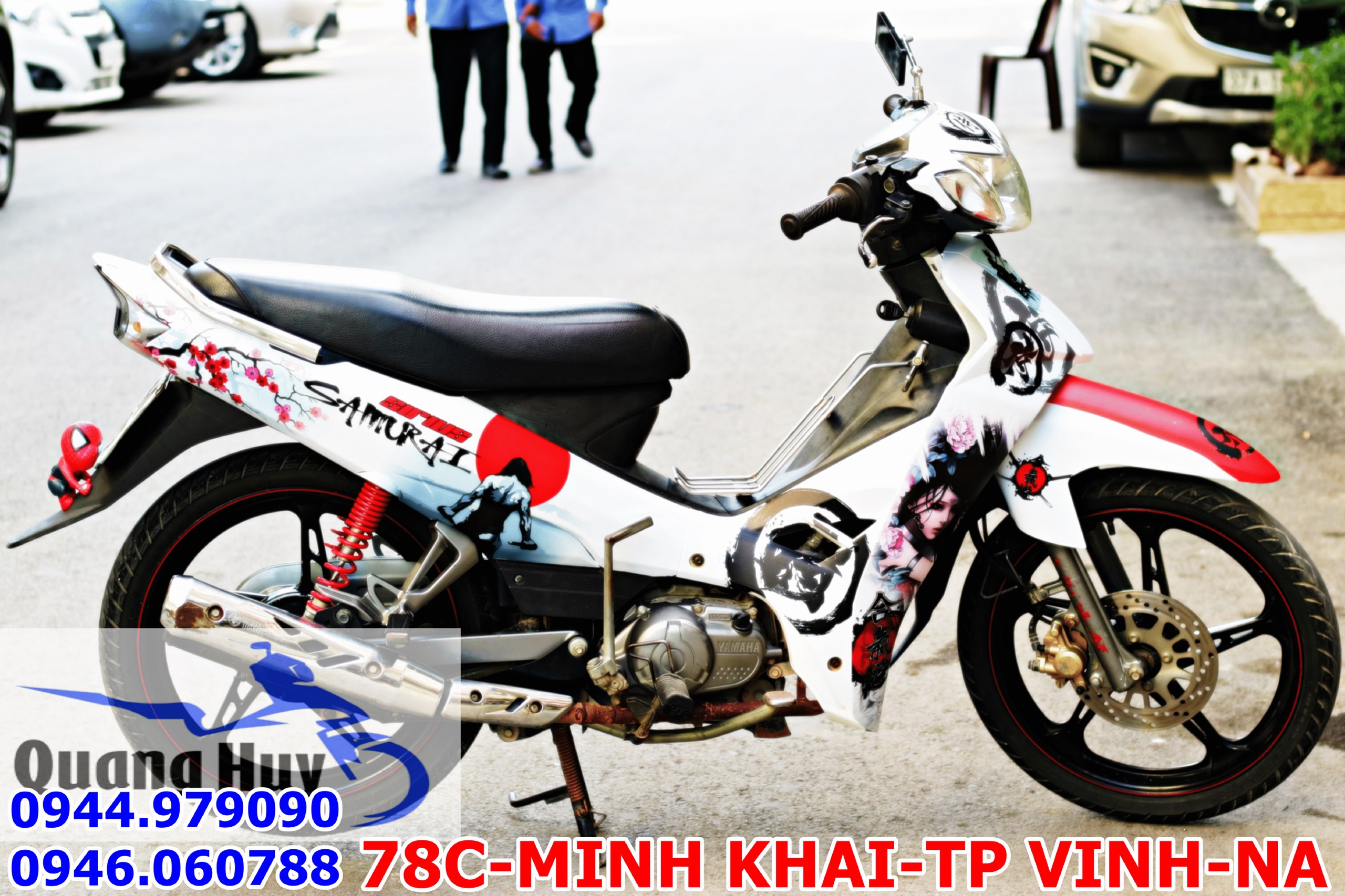 Tem trùm xe máy sirius samurai trắng đỏ đen  độ đẹp -thiết kế tem xe máy sirius theo yêu cầu - Tem trùm xe máy sirius rẻ đẹp và chất