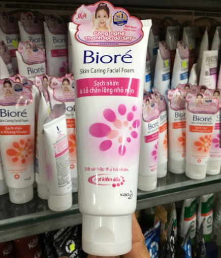 Sữa rửa mặt Biore sạch nhờn lỗ và chân lông nhỏ mịn 100g