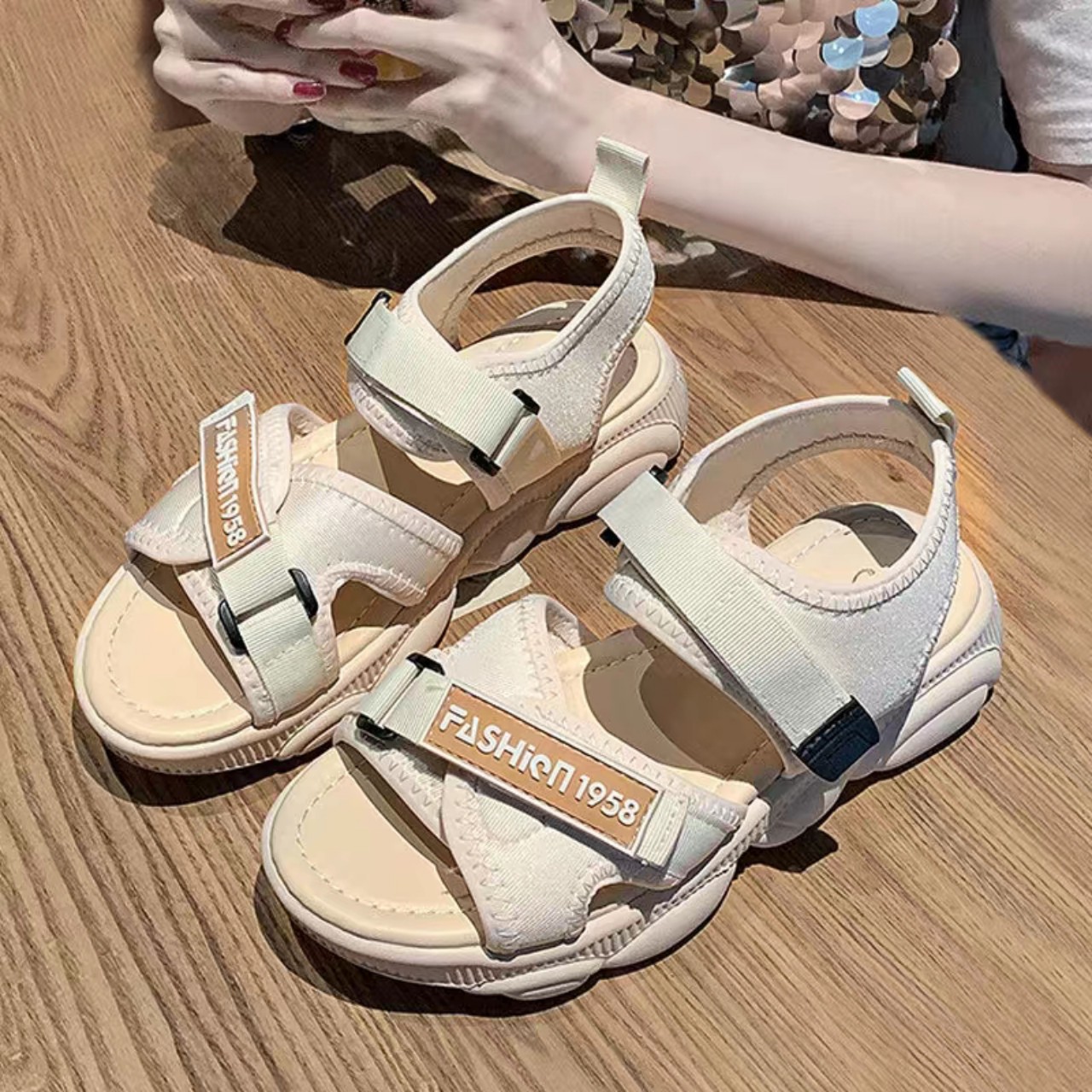 Sandal quai dán đế gấu chất đẹp siêu nhẹ