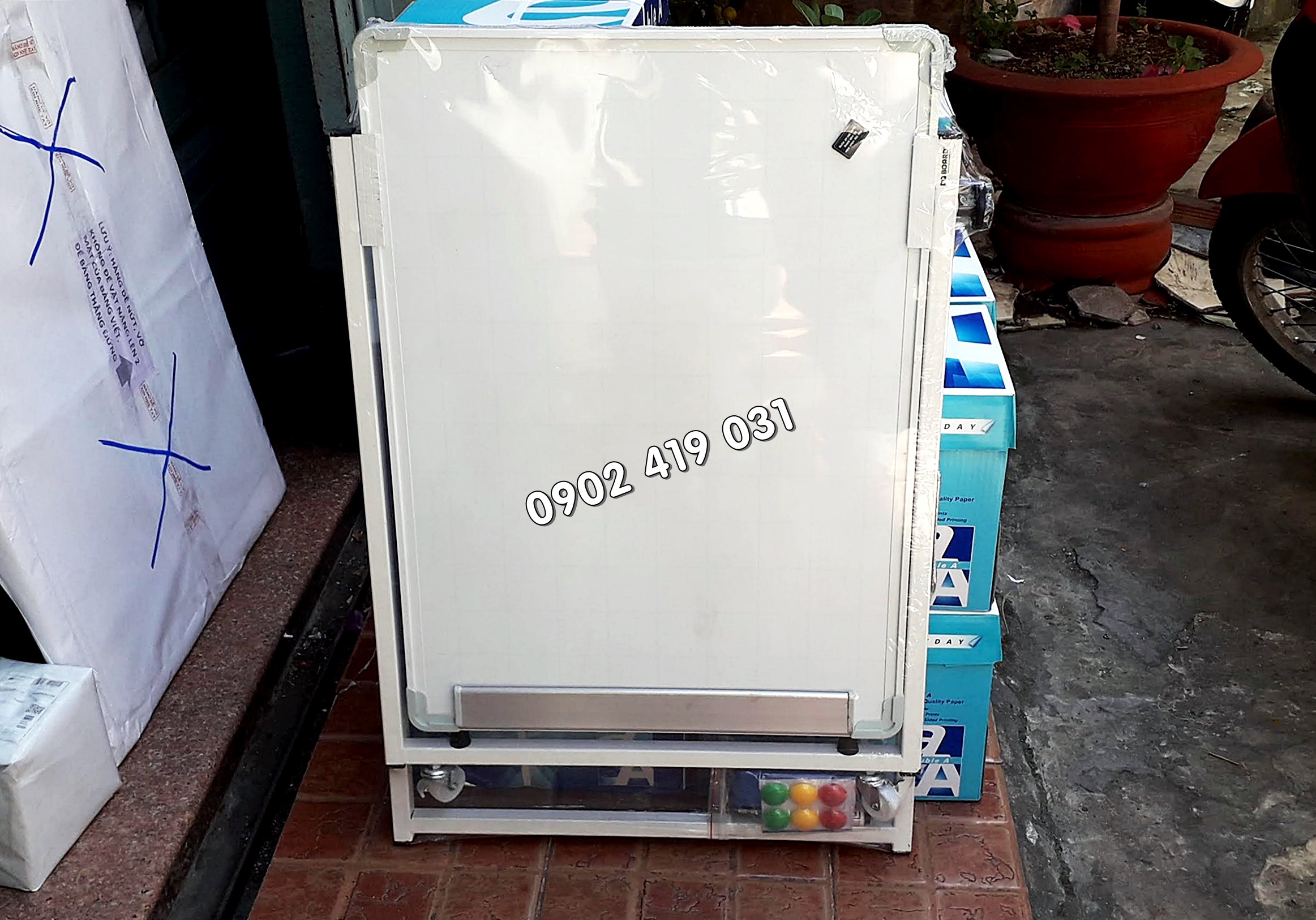 Bảng Flipchart Chân Gấp DQ Board 50x70cm