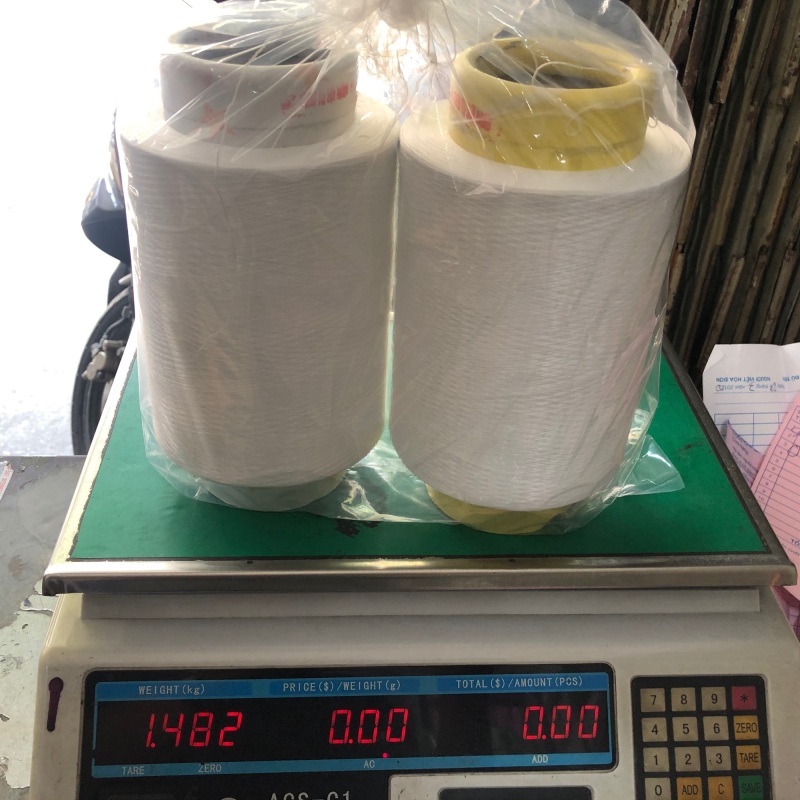 Tơ vắt sổ trắng 150 ( 2 cuộn/1.2kg/42.000)