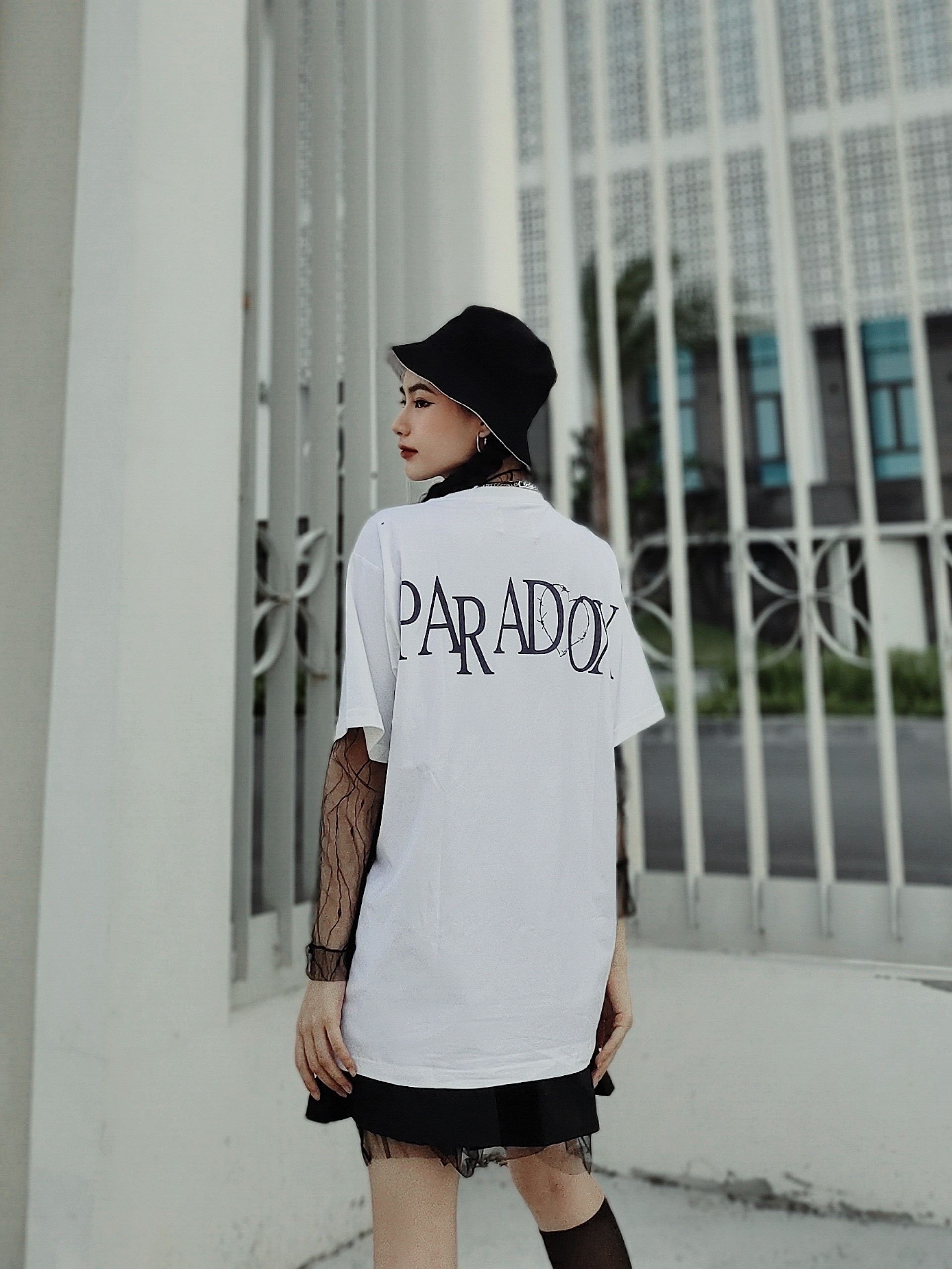 PARADOX Áo thun SURROUNDED BY LOVE TEE