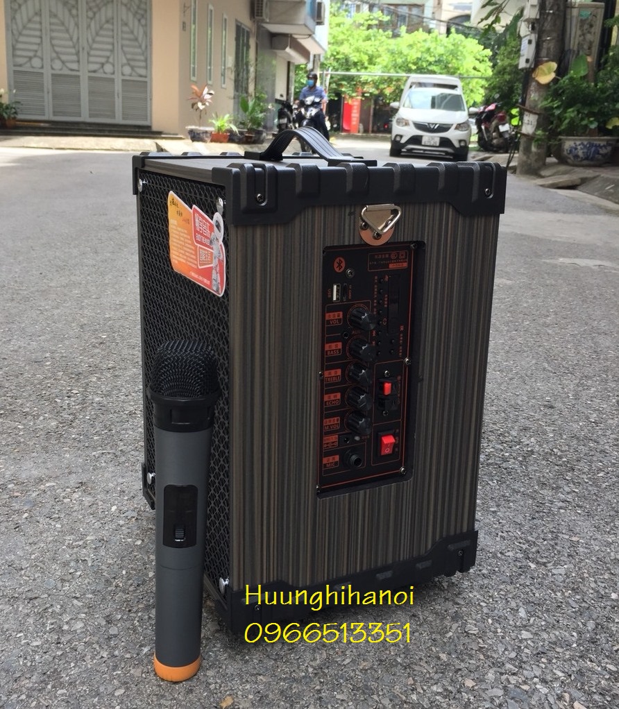 Loa karaoke mini tặng 1 micro không dây