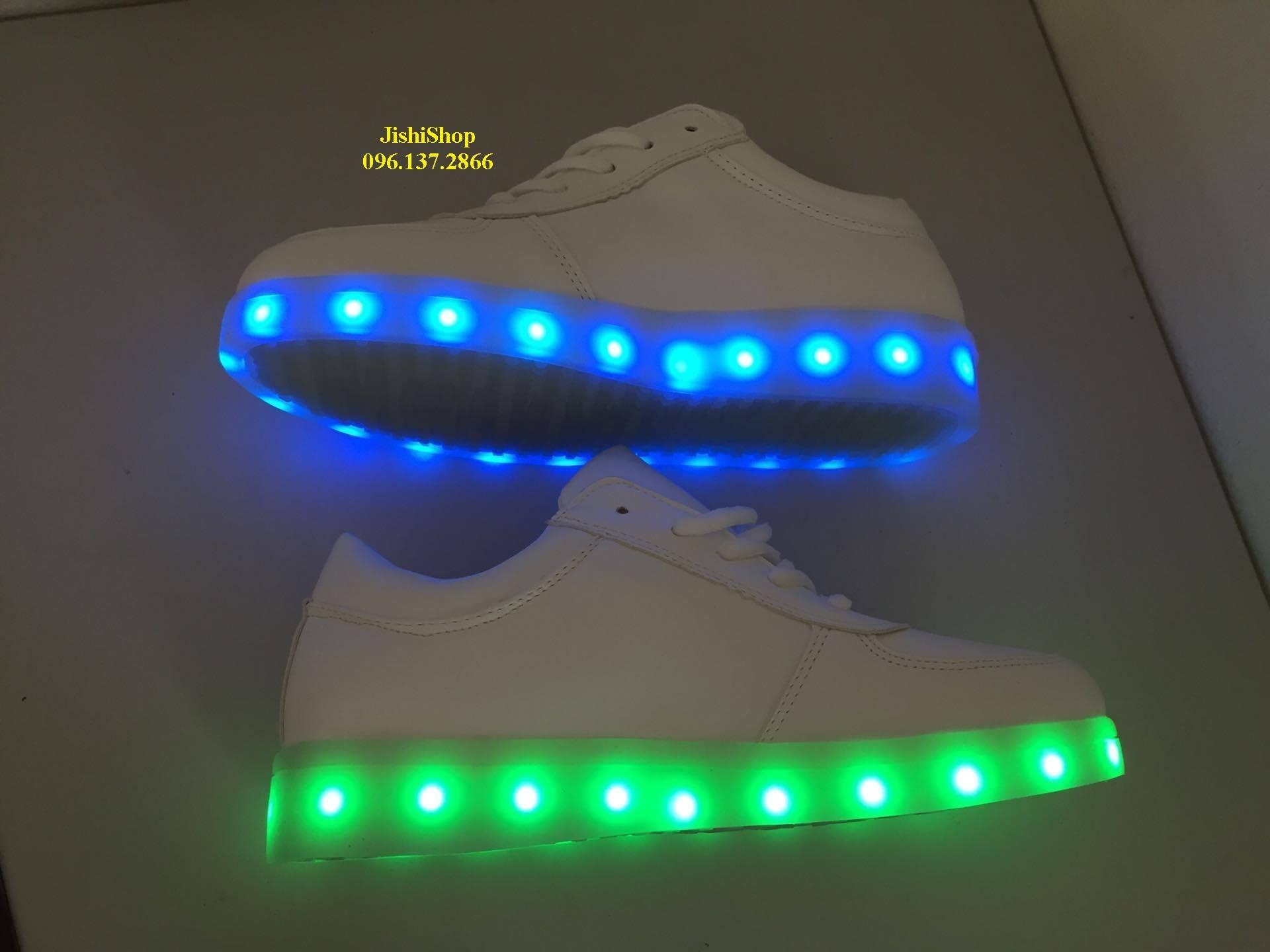 [HCM]GIÀY PHÁT SANG ĐÈN LED 7 MÀU - Trắng