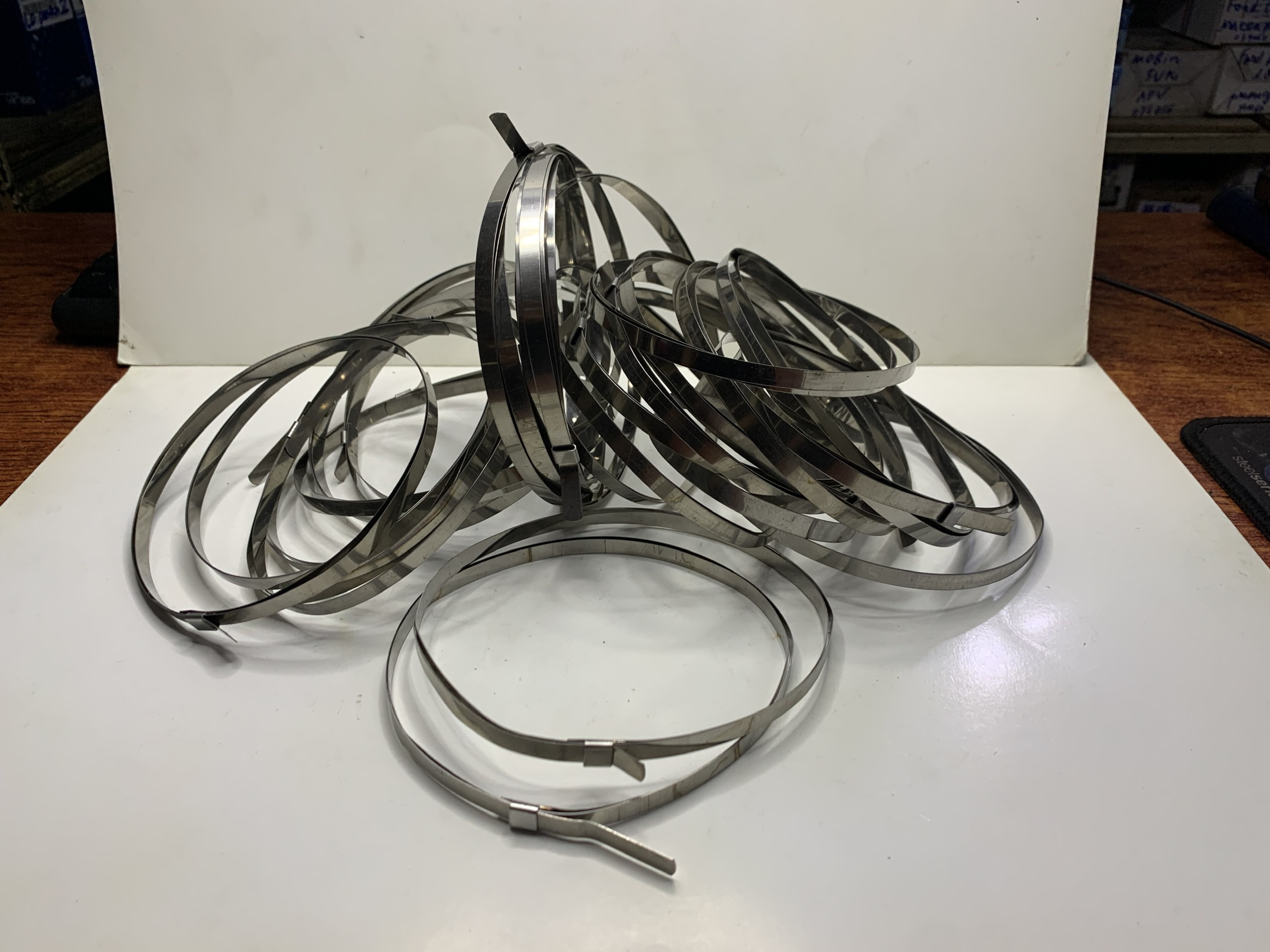 [HCM] Đai buộc chụp bụi láp, thước lái, cổ dê siết láp ( lớn, nhỏ).