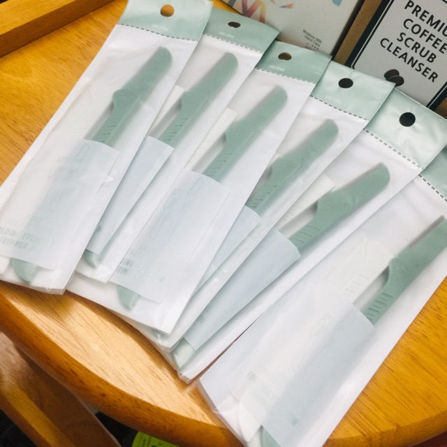 Bộ 2 Dao Cạo Lông Mày Folding Eyebrow Trimmer The Face Shop