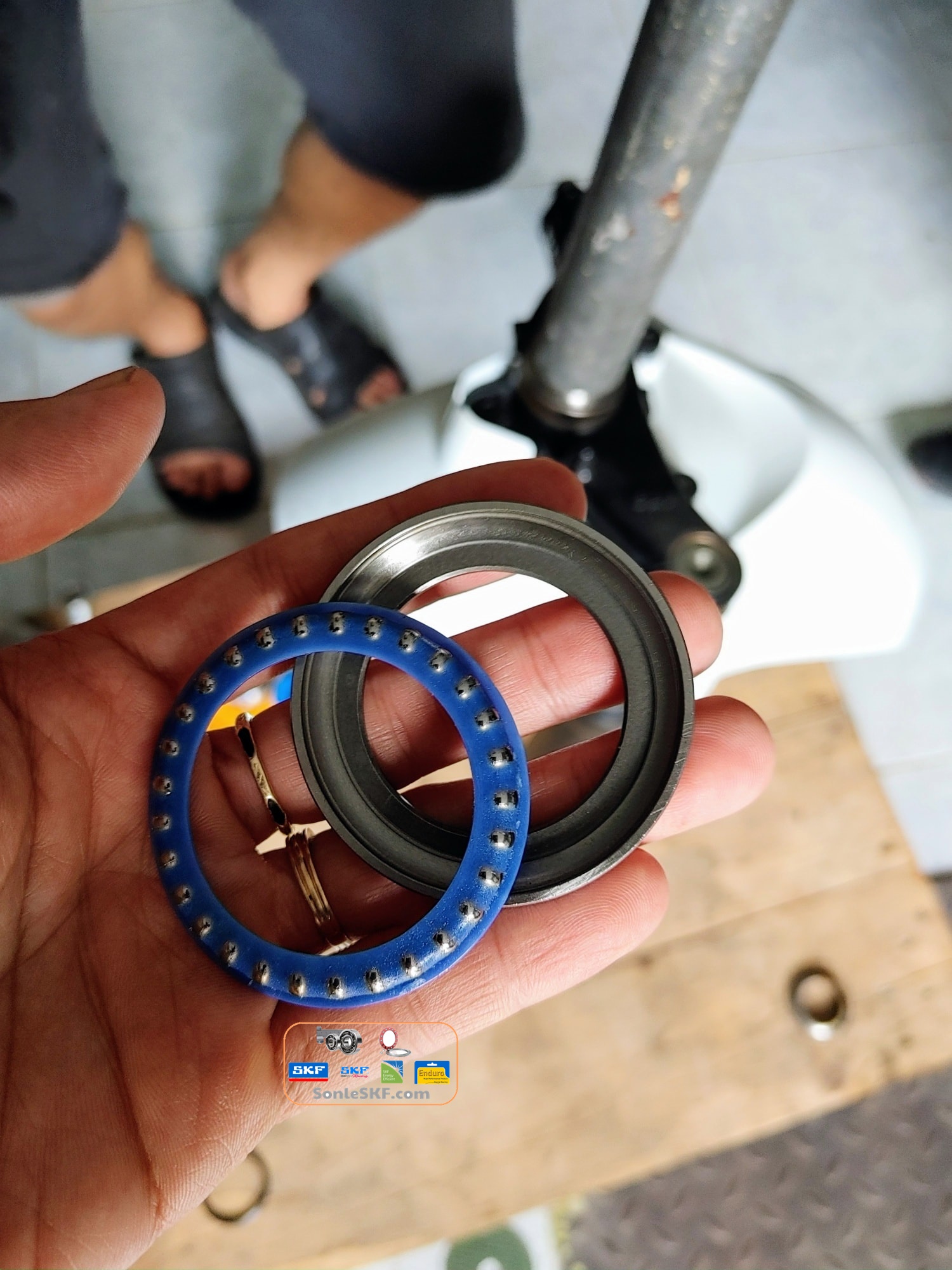 Chén cổ Enduro SKF dành cho Honda SH 150 (Có hàng)