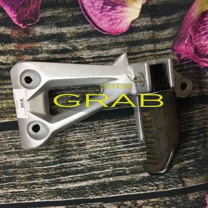 Gác chân xe máy Wave  S110  bên phải