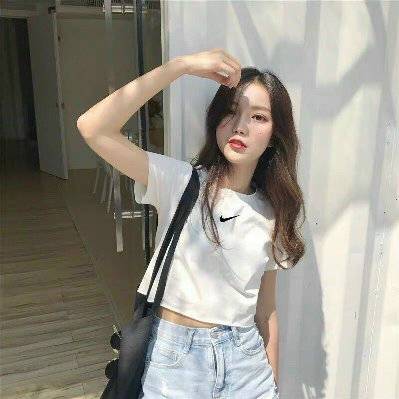 áo croptop họa tiết dấu móc thêu chất đẹp
