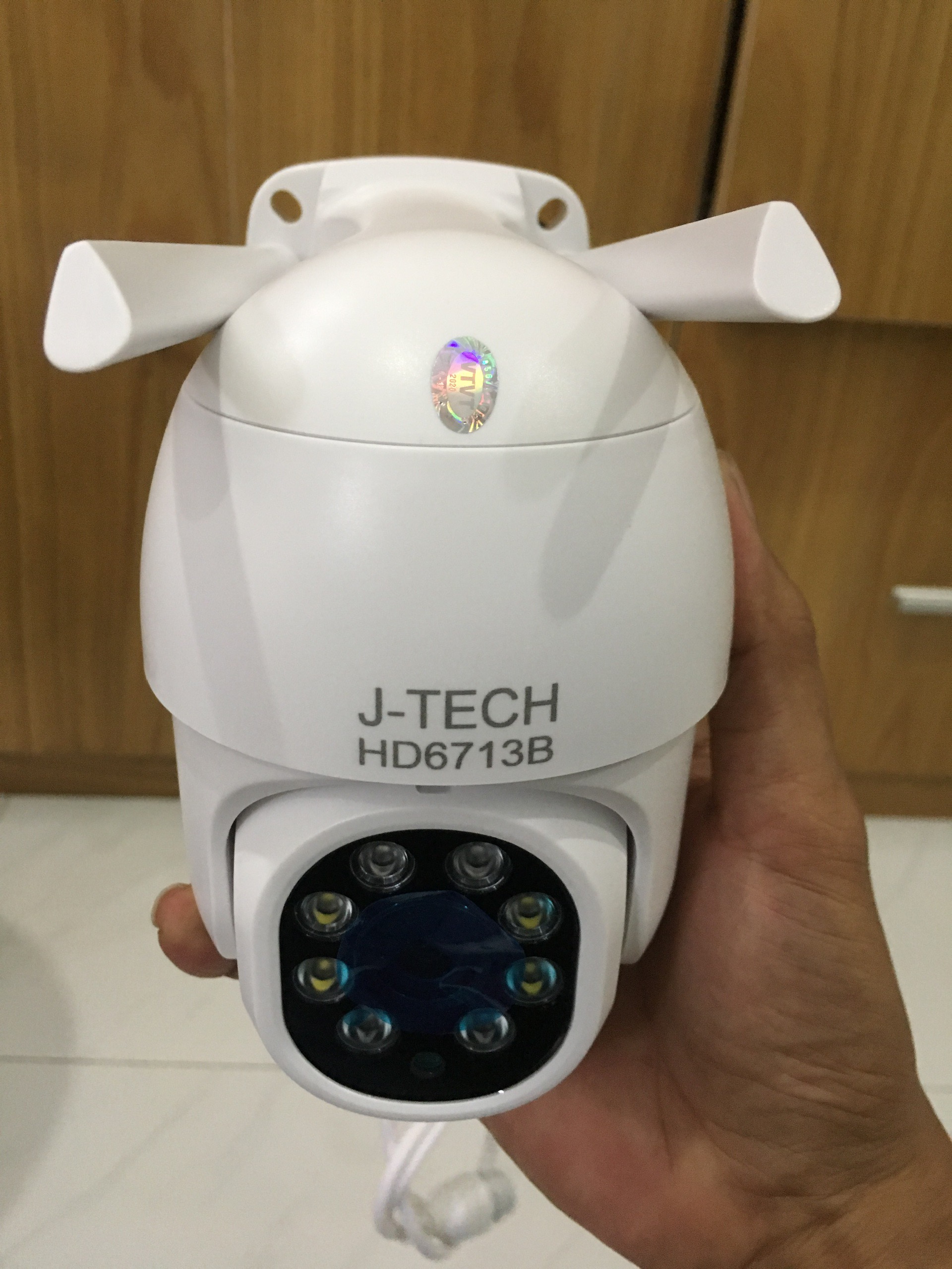[HCM]CAMERA WIFI IP J-TECH HD6713B (2MP XOAY SMART LIGHT)