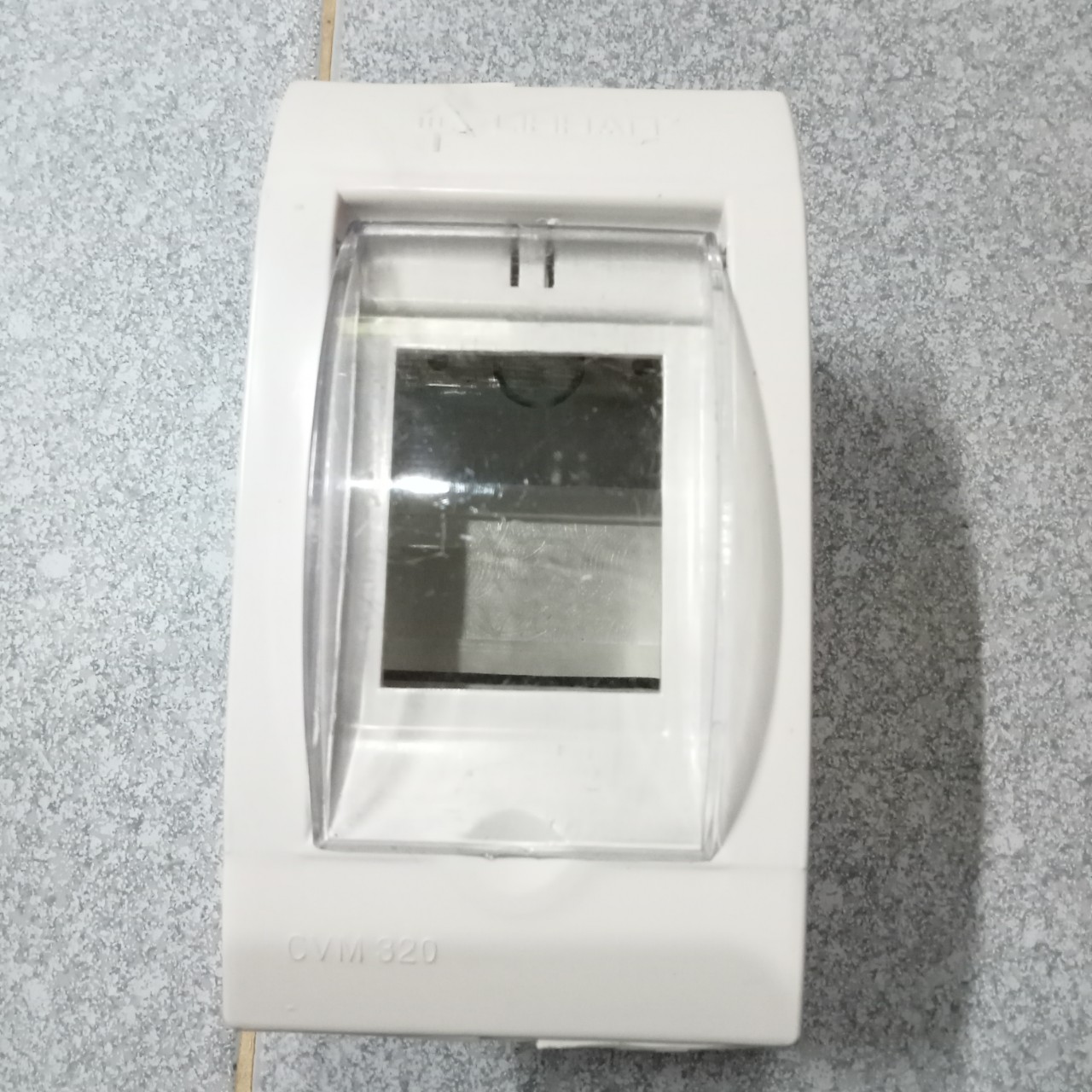 Hộp cb 2 pha có tặng vít