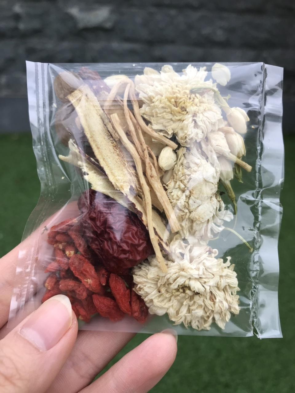 Trà bát bảo huyền sâm