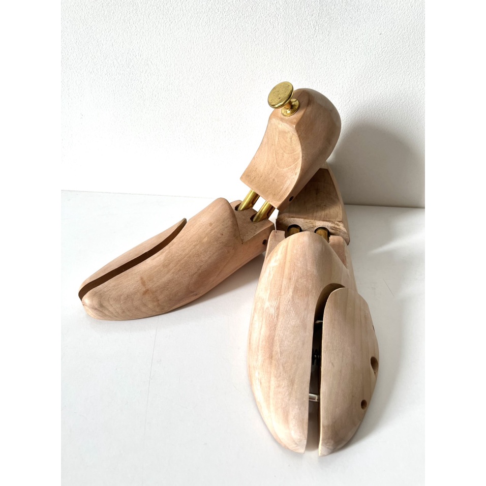 Shoes Tree - Cây giữ form cho giày da công sở 
