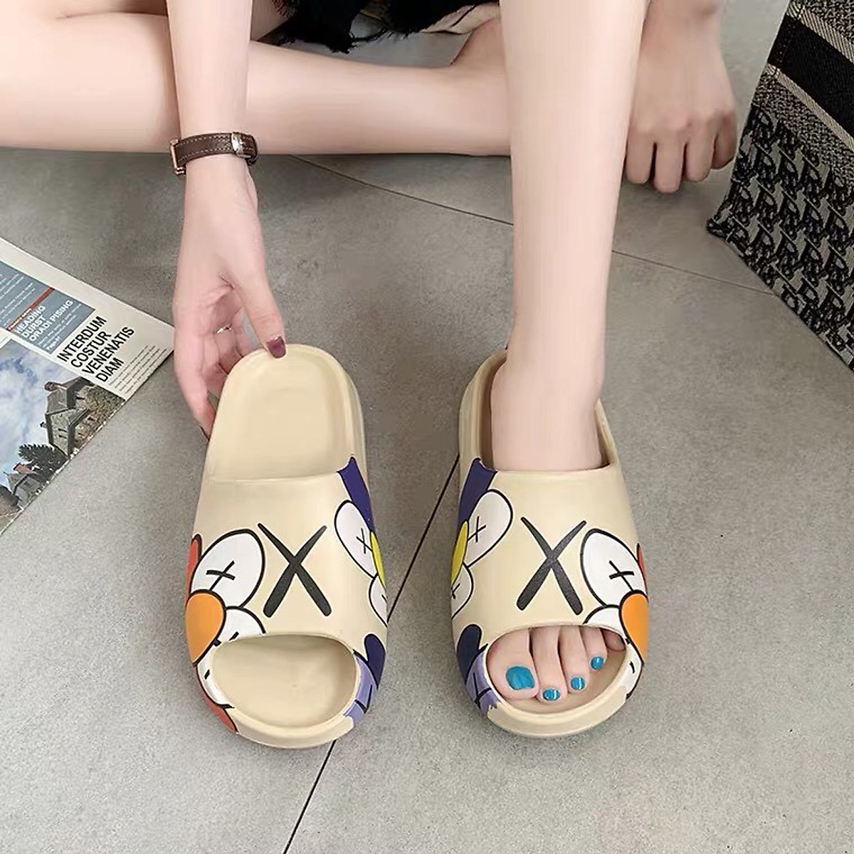 Dép KAWS YZ Slide Siêu Nhẹ, Siêu Bền