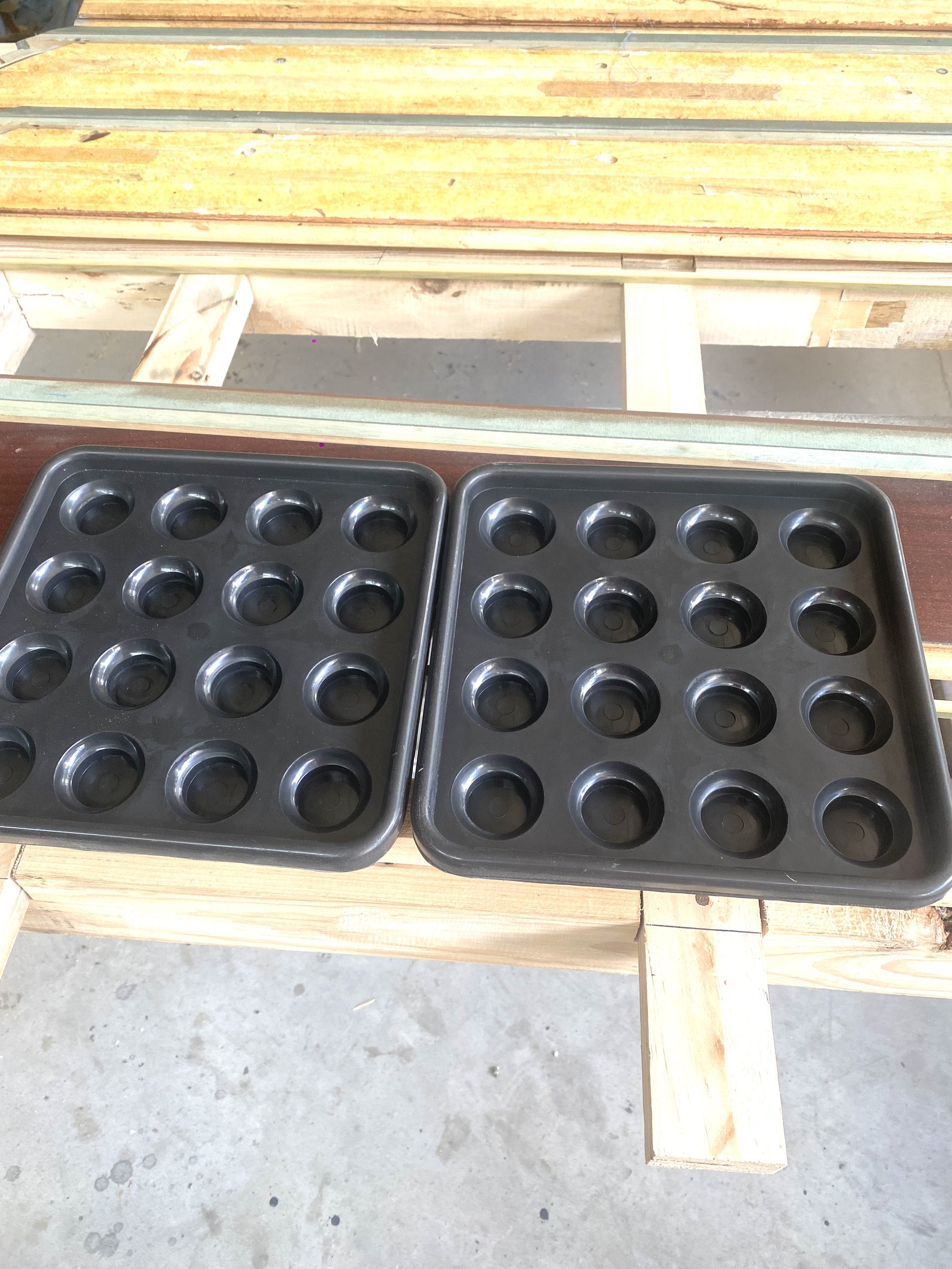 Khay đựng bóng bida 16 lỗ nhựa đẹp