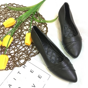 Giày nhựa búp bê nữ mũi nhọn