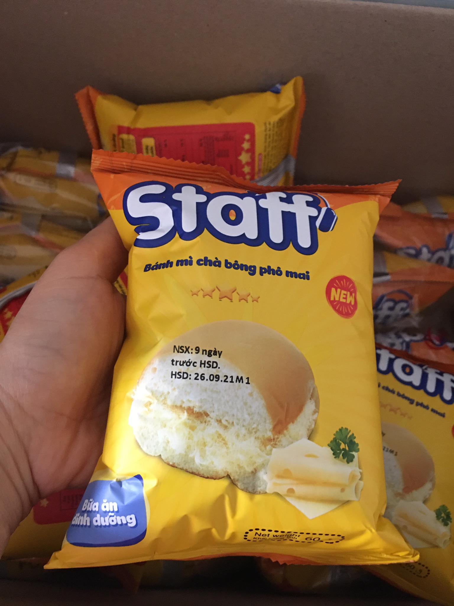 2 Bánh Mì Tươi Chà Bông Phô Mai Staff